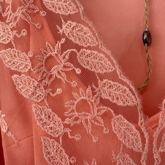Gimmicks by BKE Lace Inset Top L Terracotta Embroidered Mesh Smocked Waist Boho - Picture 6 of 12